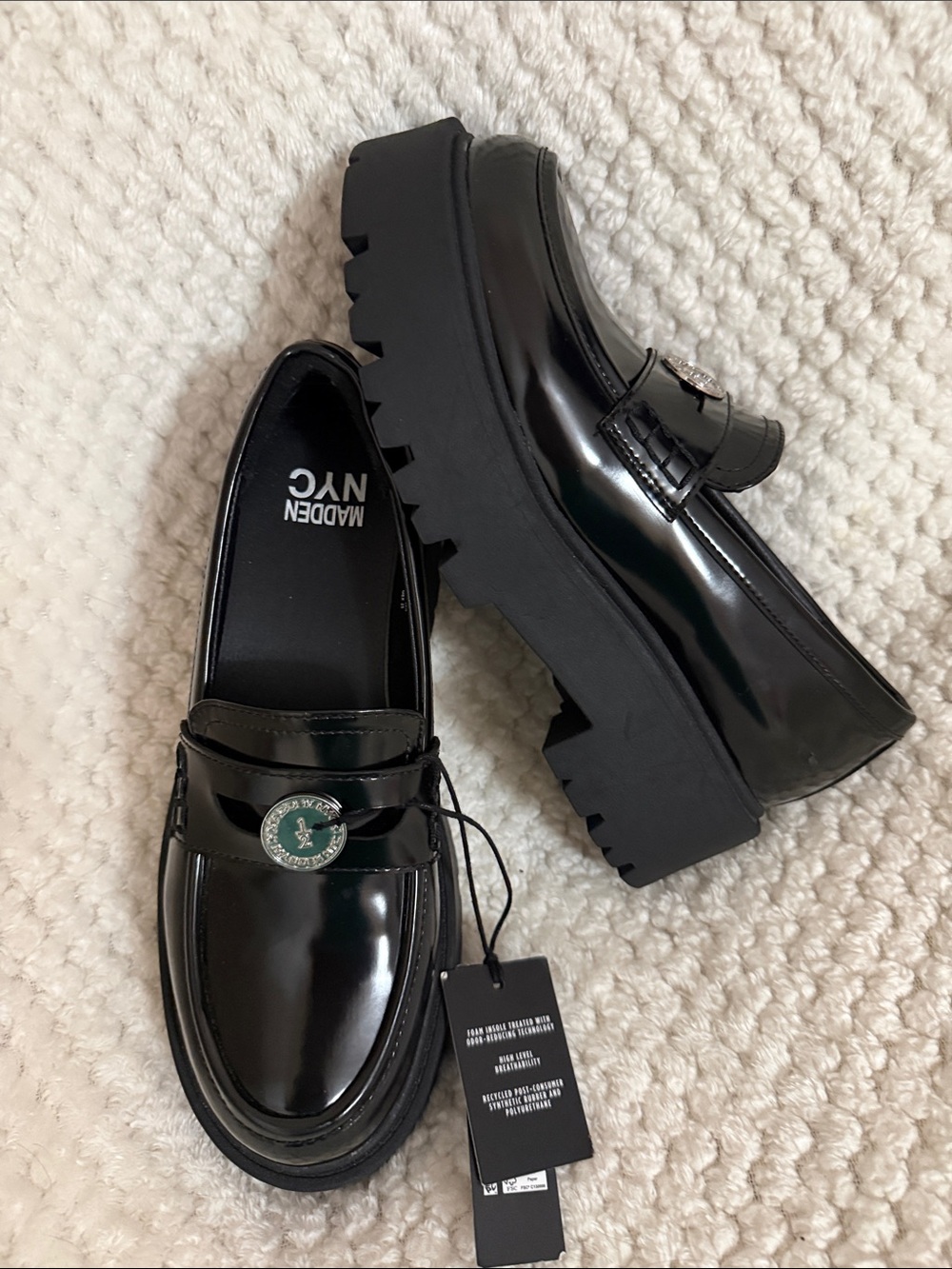 NWT Women’s 8 Madden New York City Lug Sole Coin Black Patent Loafer Cottagecore - Picture 2 of 12